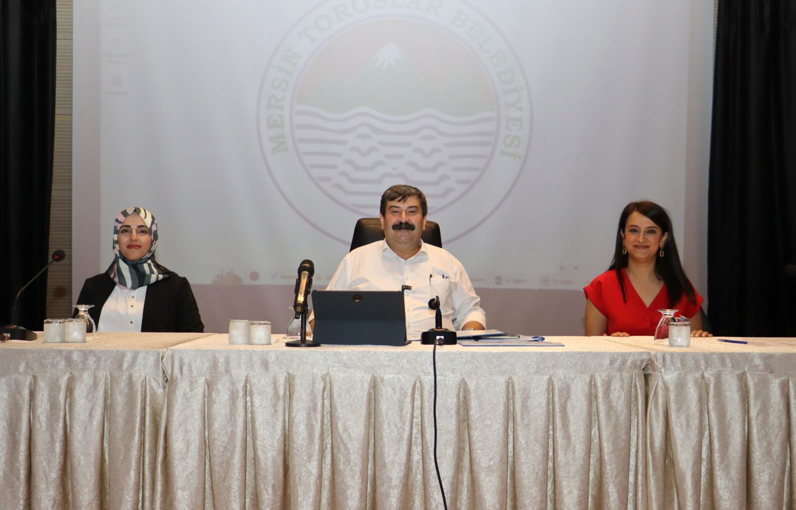 TOROSLAR BELEDİYESİNDEN ÖĞRENCİLERE DESTEK