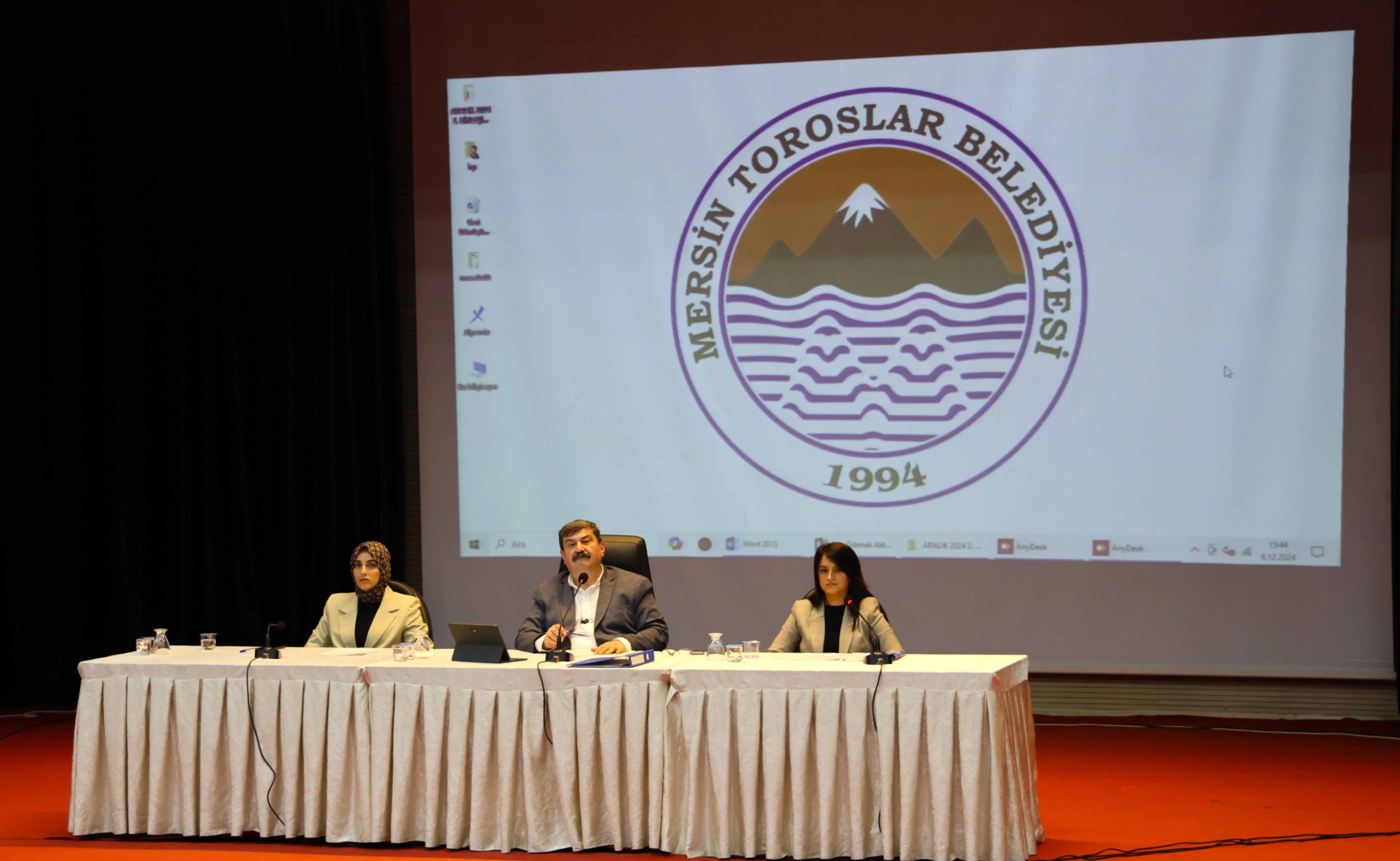 TOROSLAR BELEDİYE BAŞKANI YILDIZ, 160 GÜNDÜR RAPOR ALIP İŞE GELMEYENLERE İSYAN ETTİ