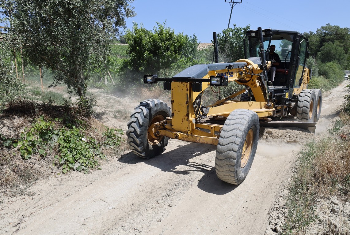 TOROSLAR’DA YAYLA YOLLARI BAKIMDAN GEÇİYOR