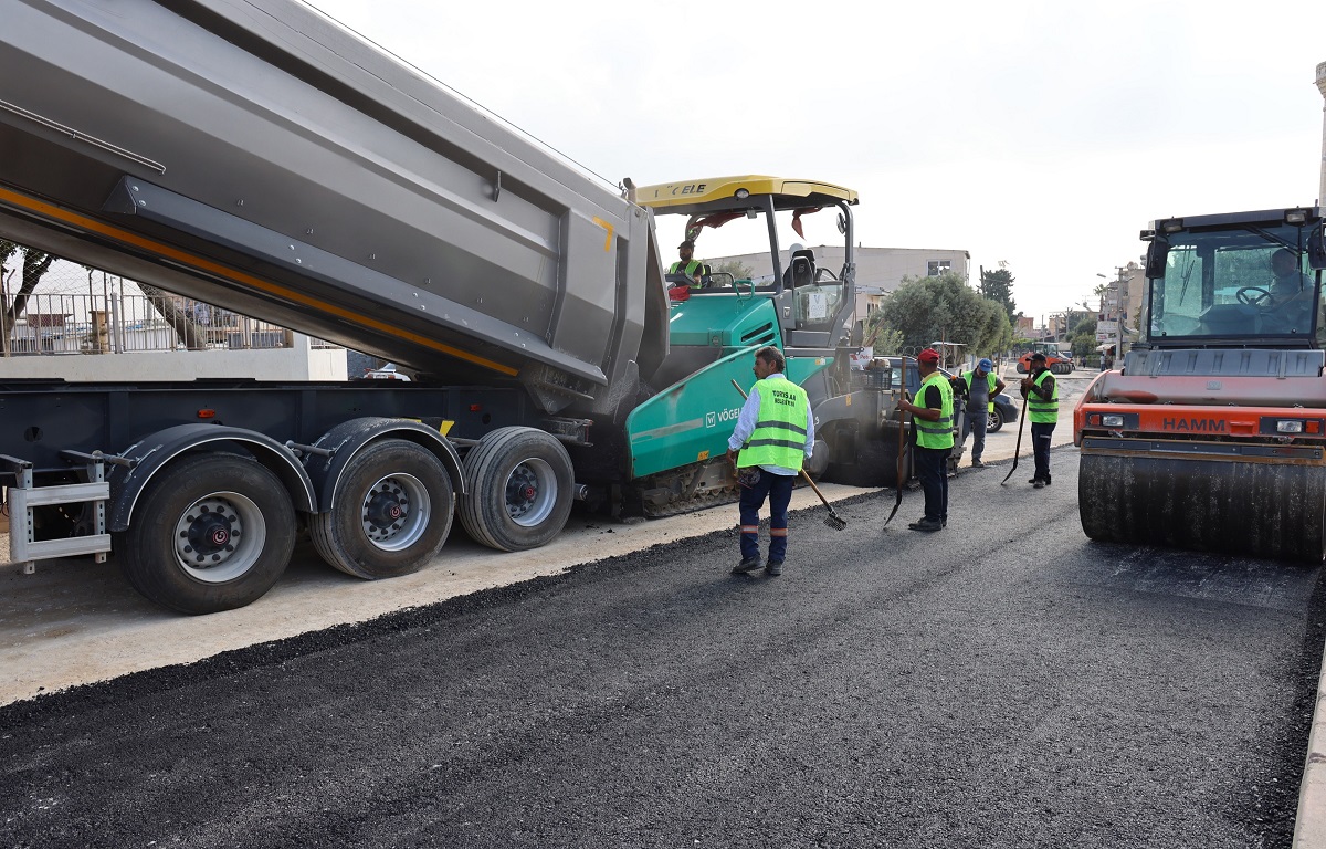 AKBELEN MAHALLESİ’NDE SICAK ASFALT ÇALIŞMASI TAMAMLANDI