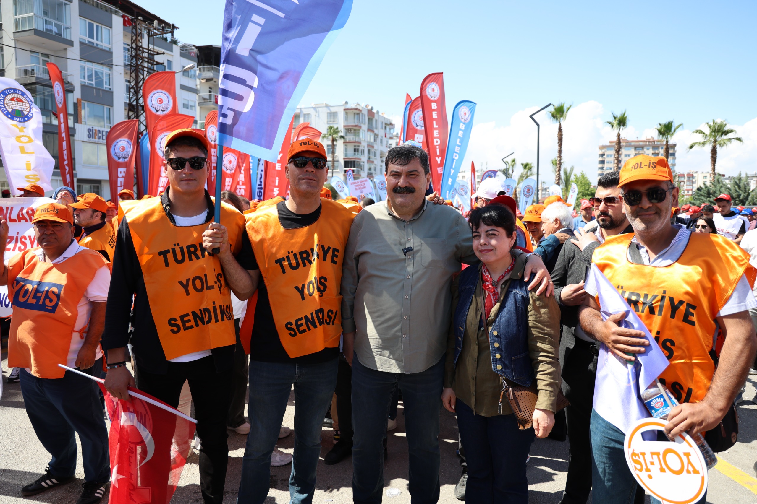 BAŞKAN YILDIZ, 1 MAYIS’I EMEKÇİLERLE KUTLADI