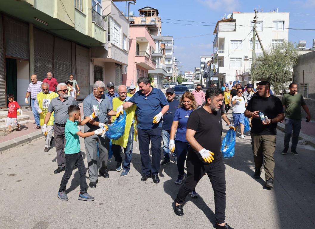 TOROSLAR’DA TEMİZLİK DAYANIŞMASI SÜRÜYOR