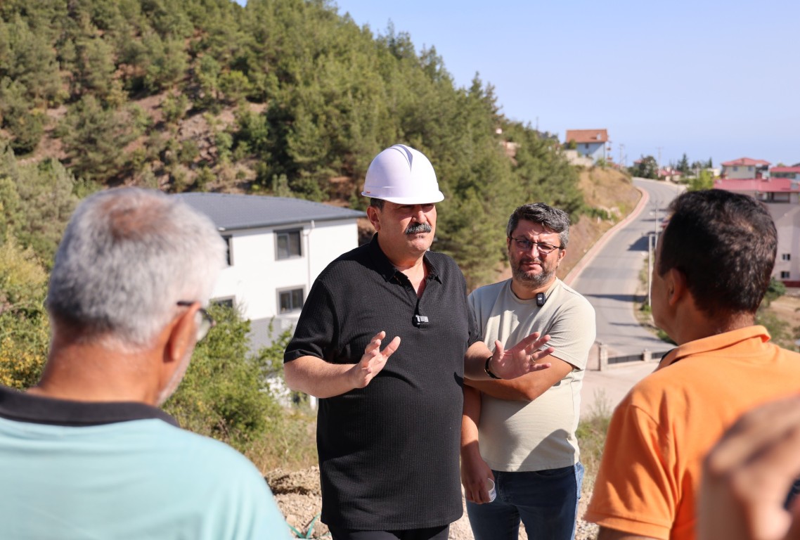 BAŞKAN YILDIZ, GÖZNE’DE KİLİT PARKE YOL ÇALIŞMALARINI İNCELEDİ