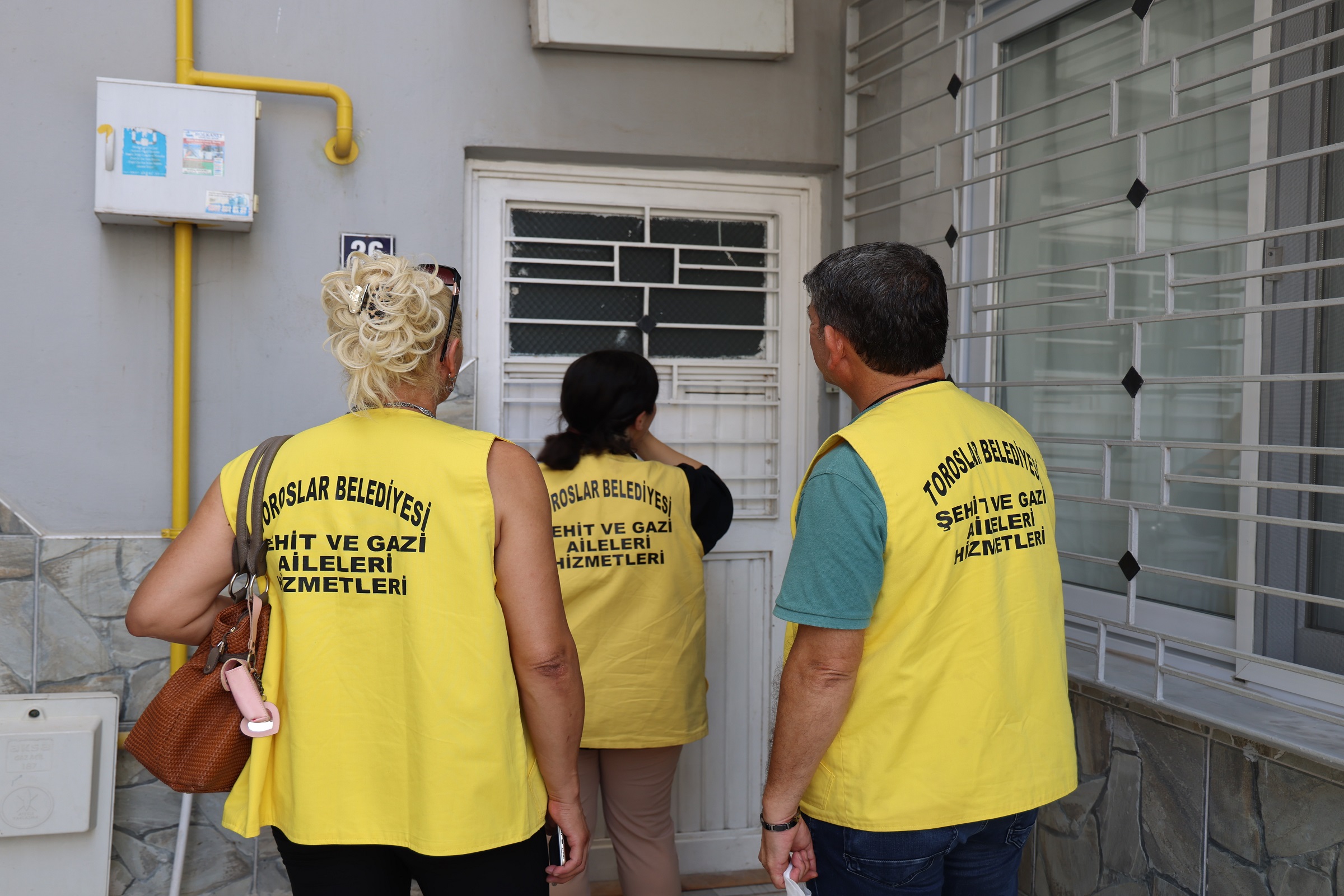 TOROSLAR BELEDİYESİNDEN ŞEHİT VE GAZİ AİLELERİNE ANLAMLI ZİYARET