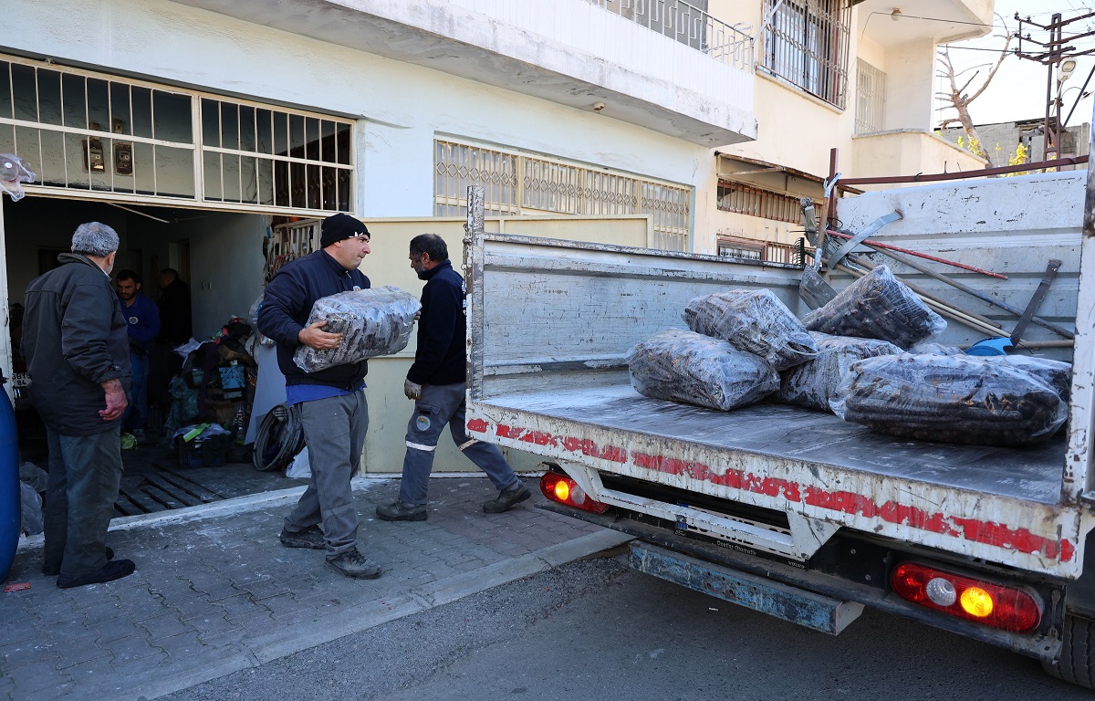 TOROSLAR ZABITASINDAN HALK SAĞLIĞINI TEHDİT EDEN MERDİVEN ALTI ŞALGAM İMALATHANESİNE MÜHÜR