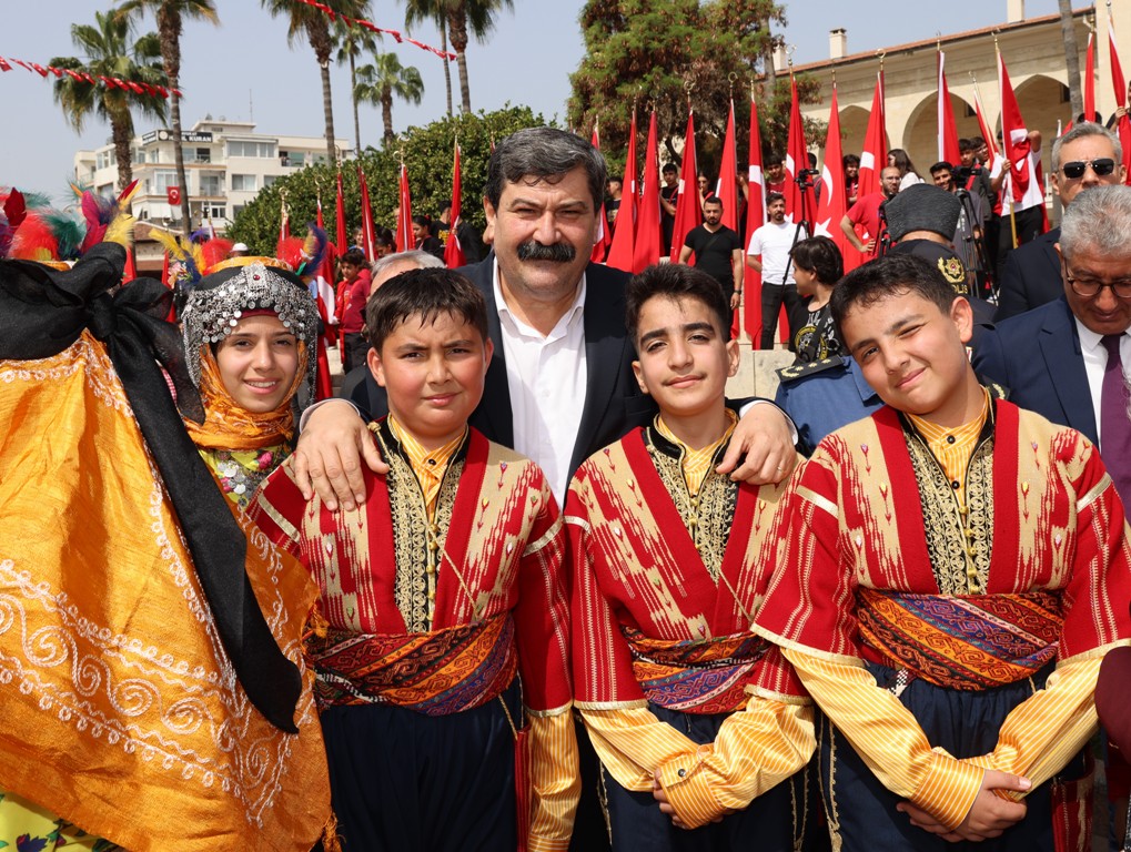 BAŞKAN YILDIZ, ÇOCUKLARIN BAYRAM SEVİNCİNİ PAYLAŞTI