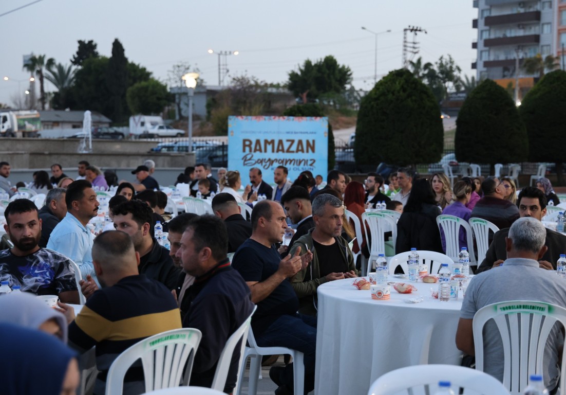 BAŞKAN YILDIZ, ÇALIŞMA ARKADAŞLARI VE MUHTARLARLA BAYRAMLAŞTI