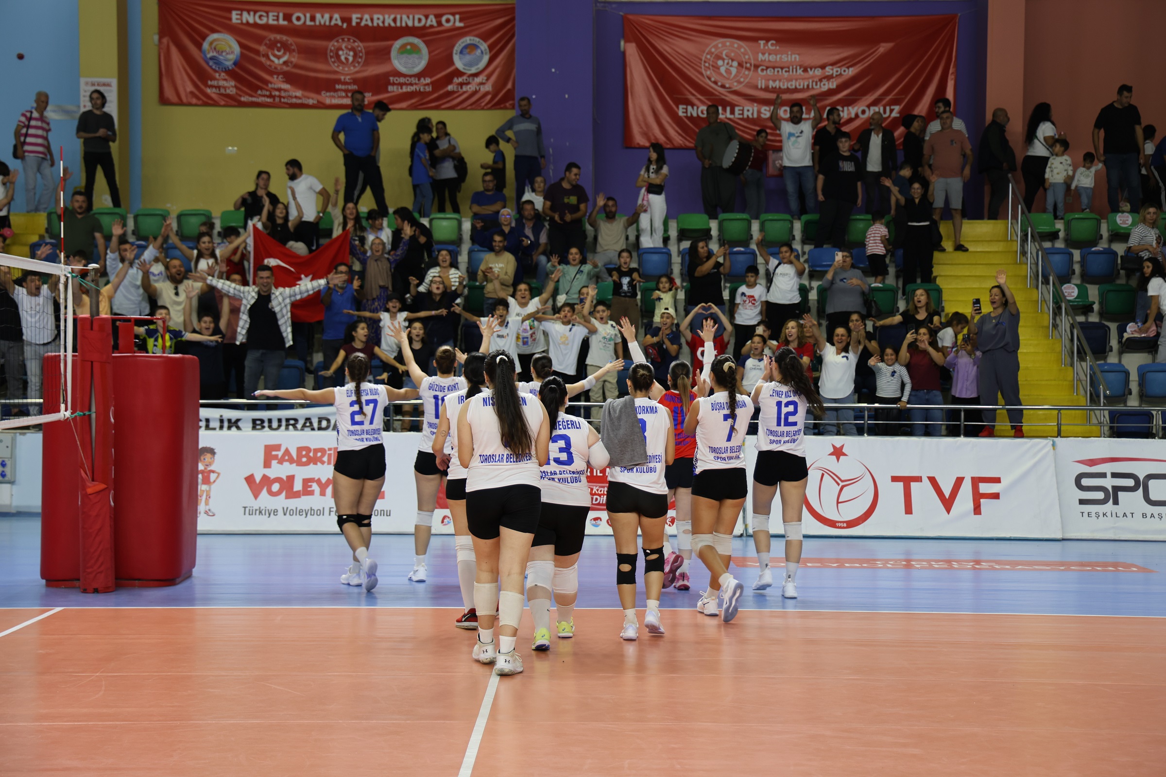TOROSLAR BELEDİYESİNDEN CUMHURİYET BAYRAMINDA ÇİFTE GALİBİYET SEVİNCİ